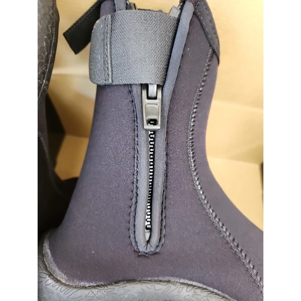 Sea Doo boots neoprene black  Size 7 Unisex